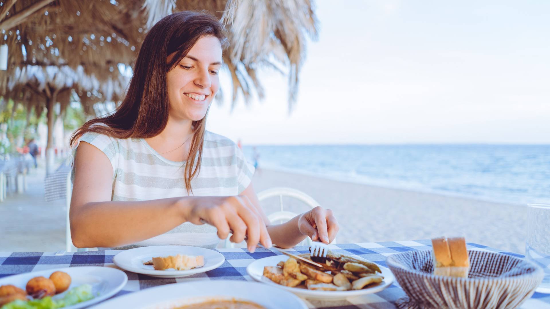 Malaga - Dining on the beach